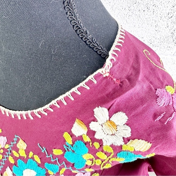 Vintage 70s Floral Embroidered Shift Dress Short Sleeve Knee Length Pink Boho - Picture 11 of 12